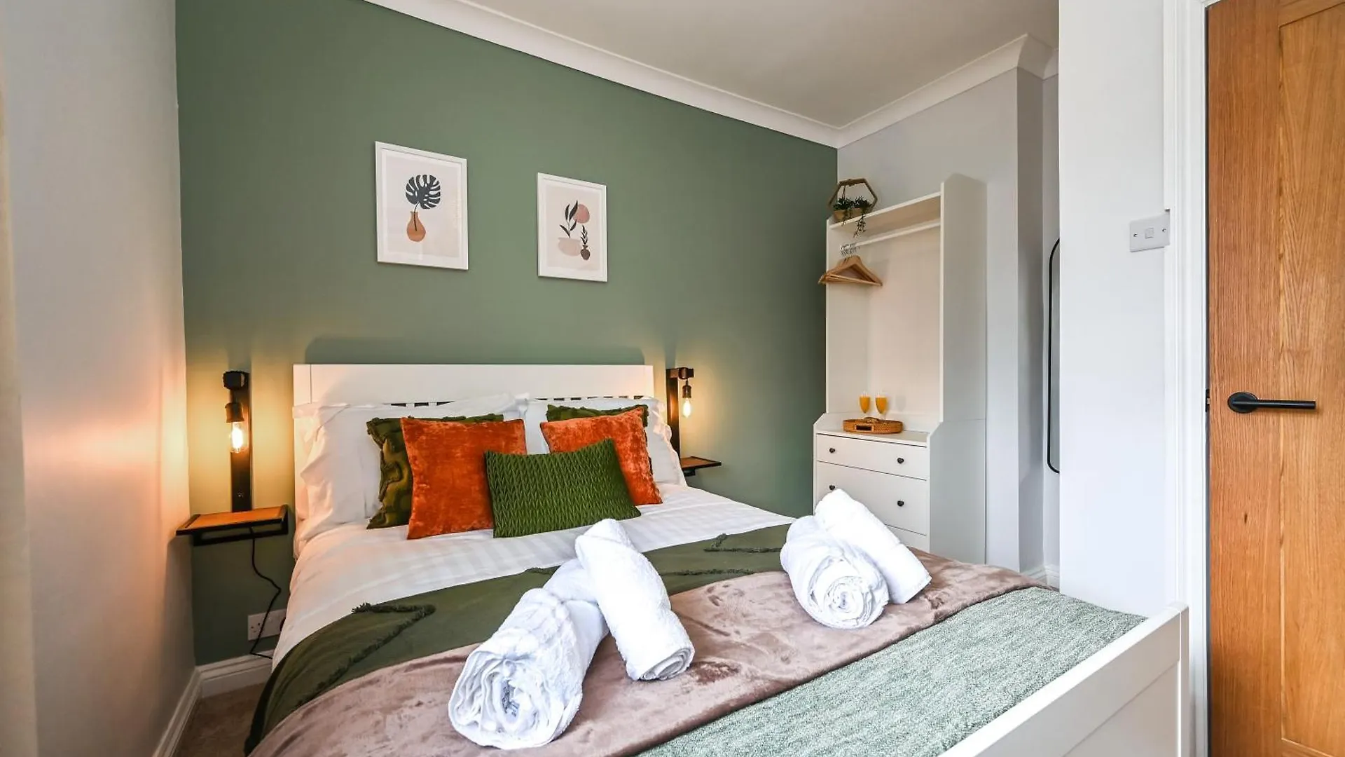 Urban Oasis, Stylish Townhouse In Central Cardiff