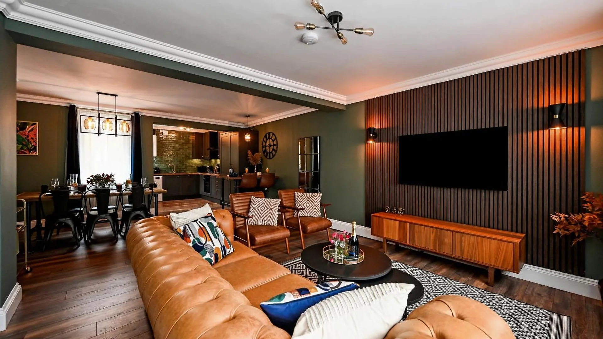 Urban Oasis, Stylish Townhouse In Central 카디프 0*,  영국